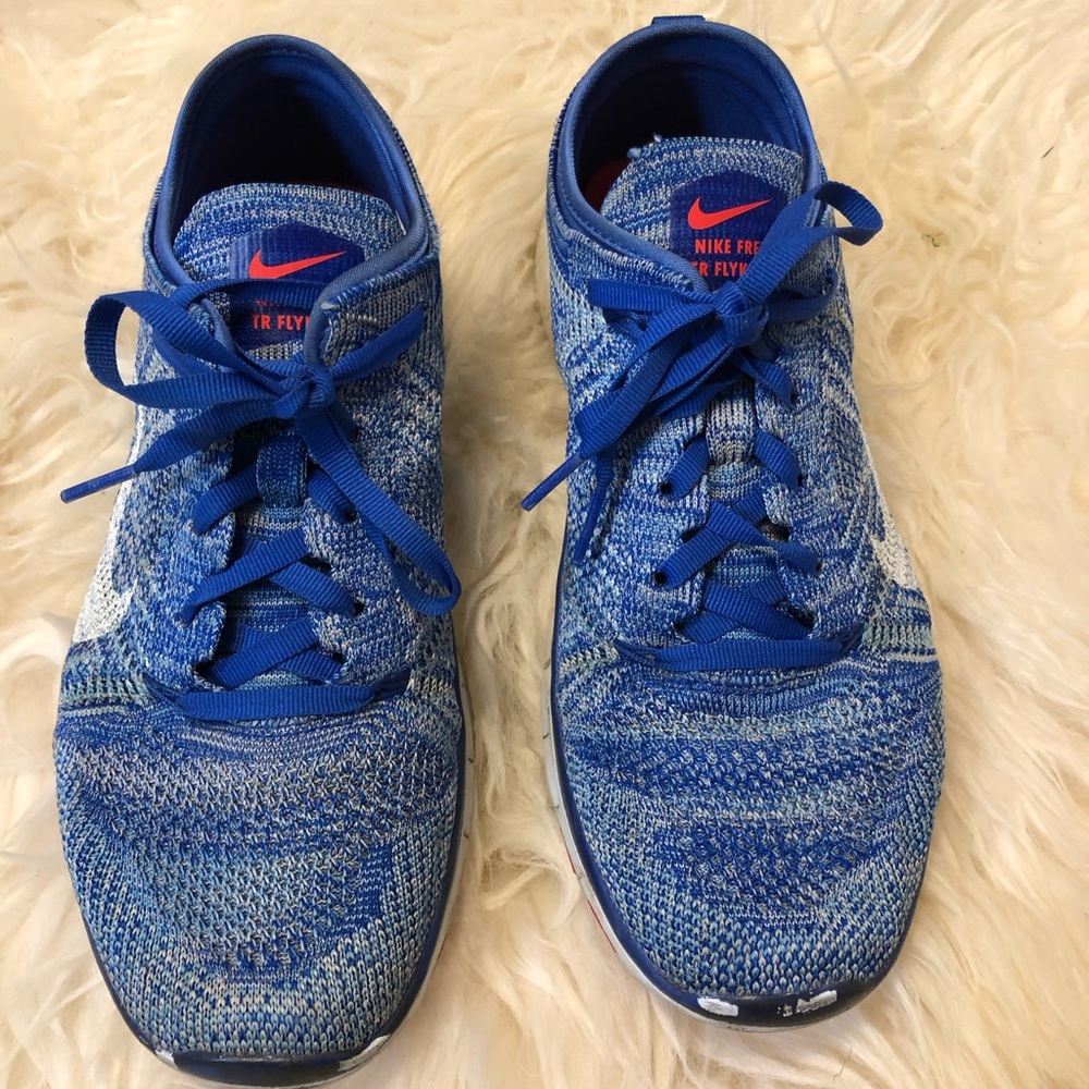 Nike Fly knit running shoes!  W8
